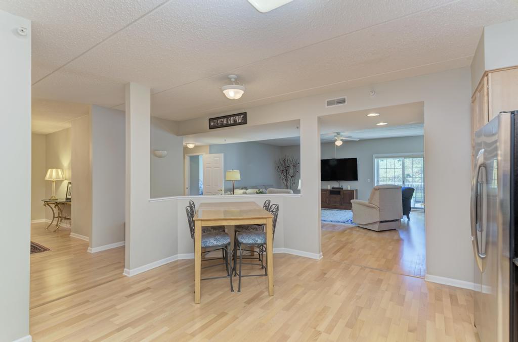 601 W Rand Road Unit: 106