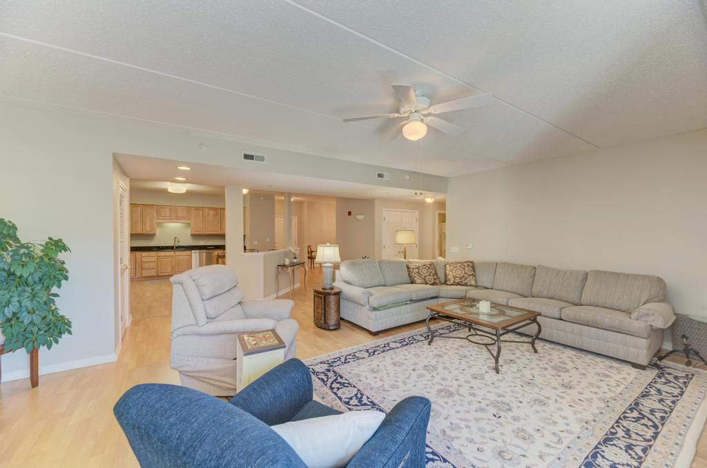 601 W Rand Road Unit: 106