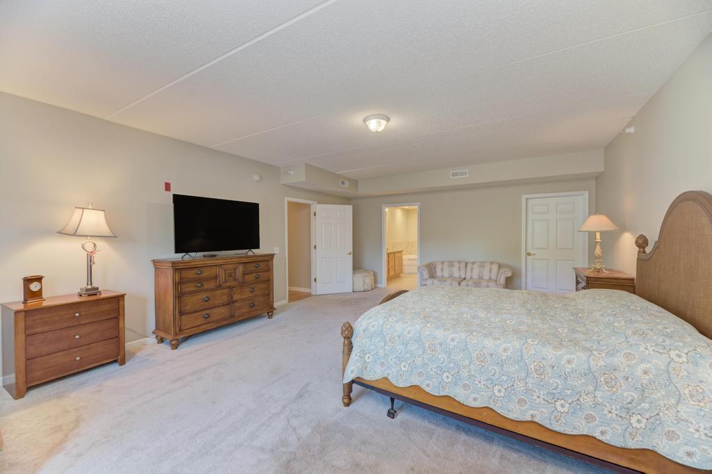 601 W Rand Road Unit: 106