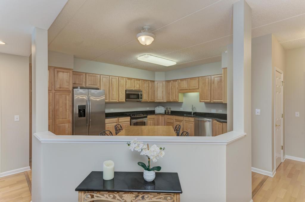 601 W Rand Road Unit: 106