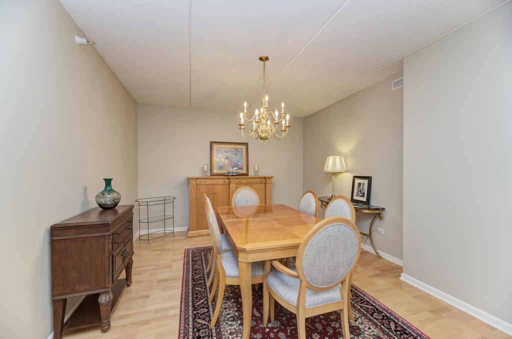 601 W Rand Road Unit: 106