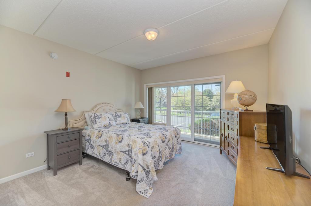 601 W Rand Road Unit: 106