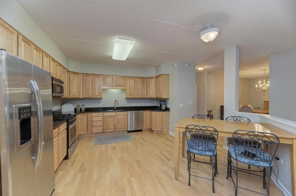 601 W Rand Road Unit: 106