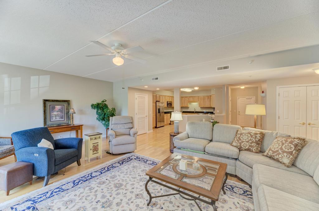 601 W Rand Road Unit: 106
