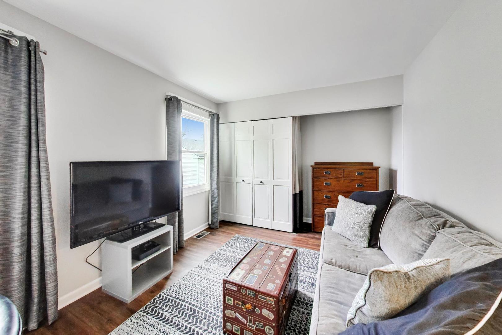 879 Saybrook Lane