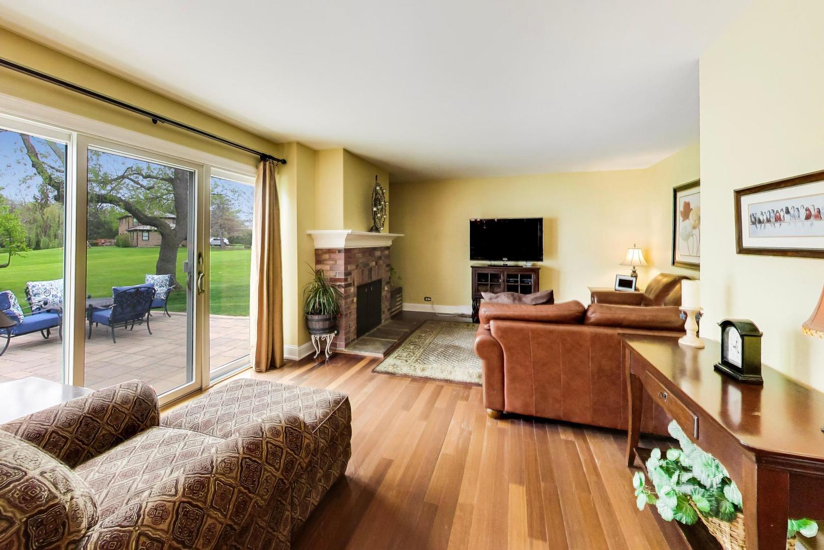879 Saybrook Lane