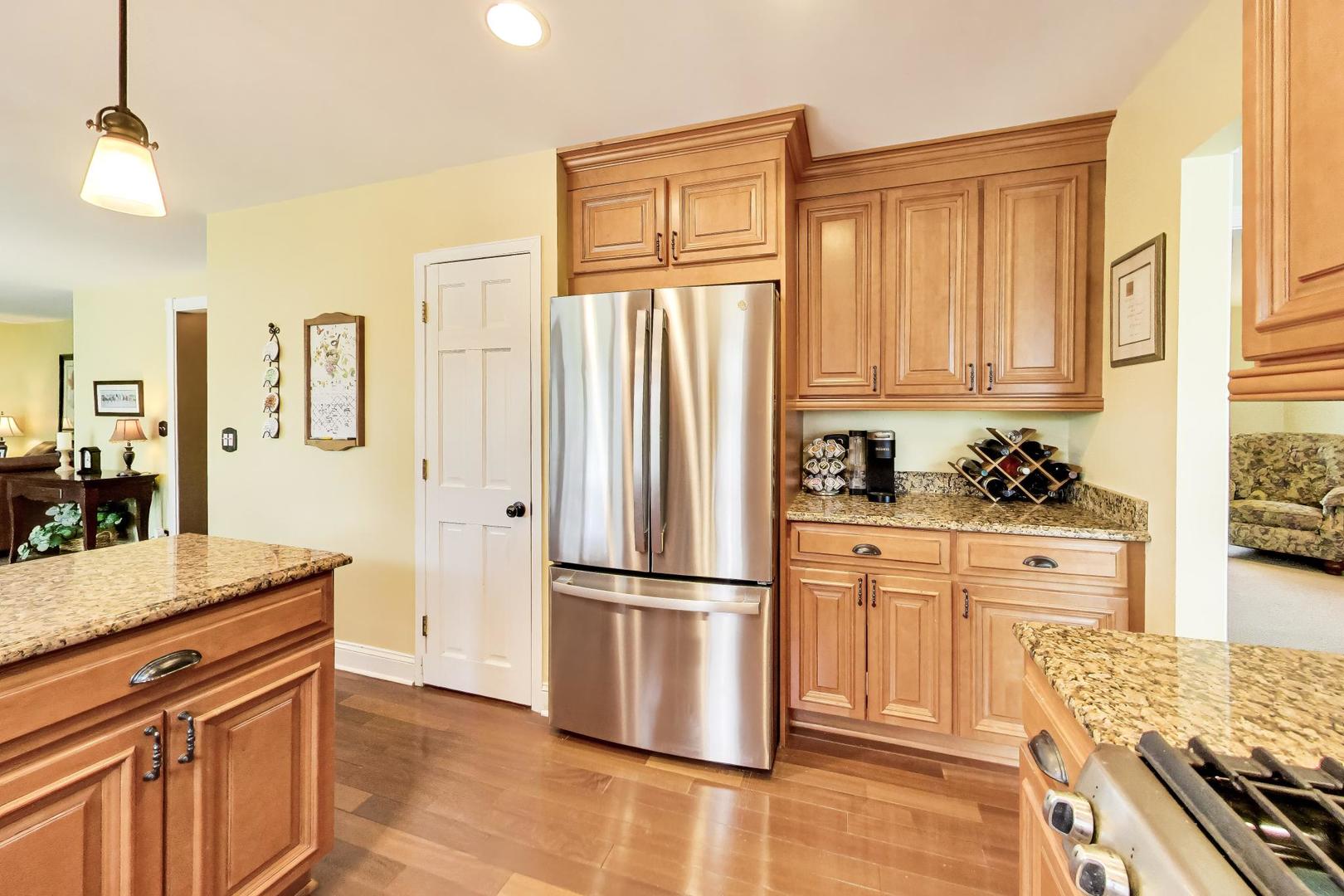 879 Saybrook Lane