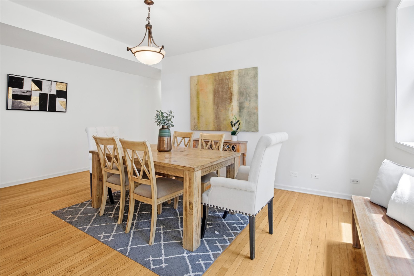 4350 N Albany Avenue Unit: 2S