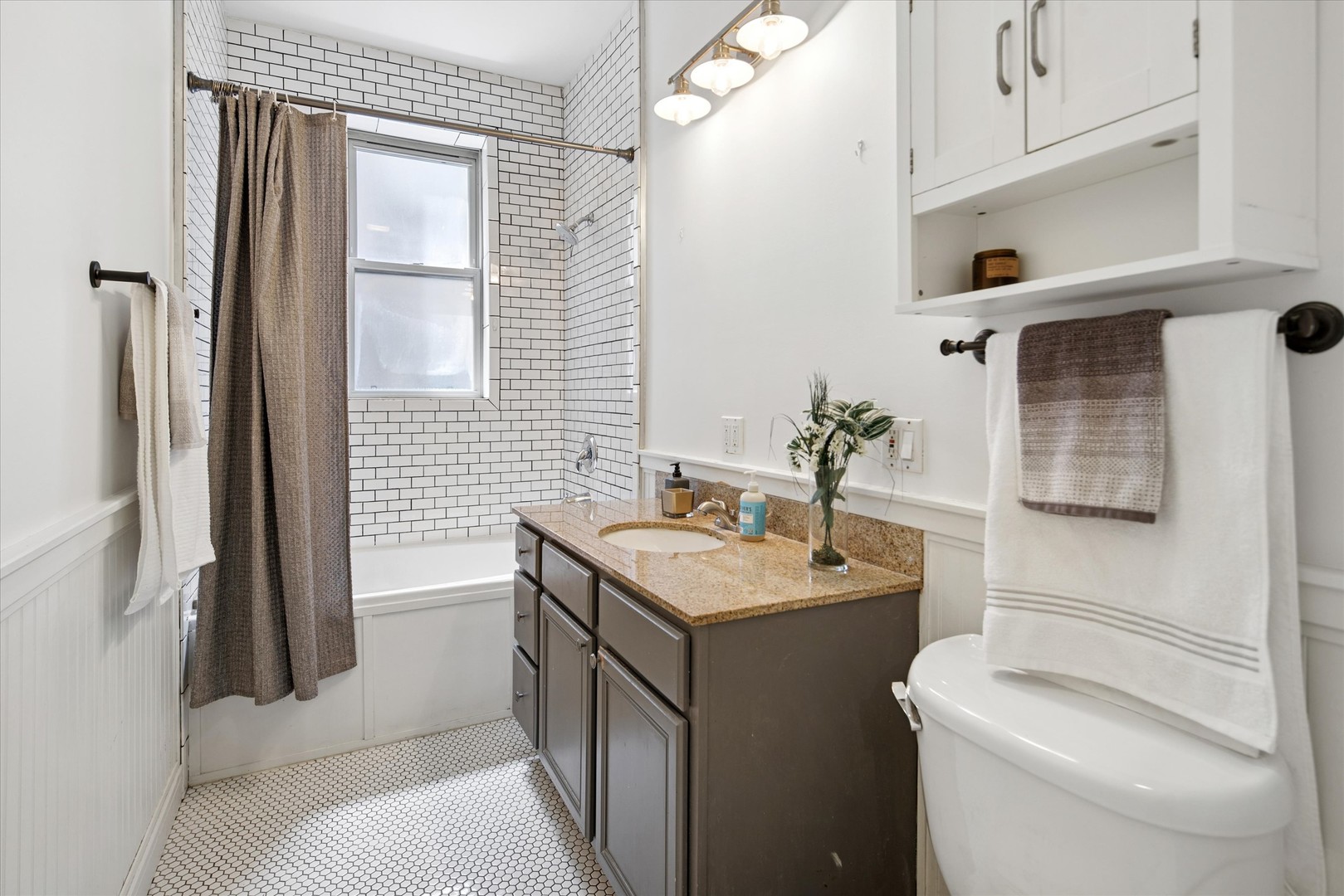 4350 N Albany Avenue Unit: 2S