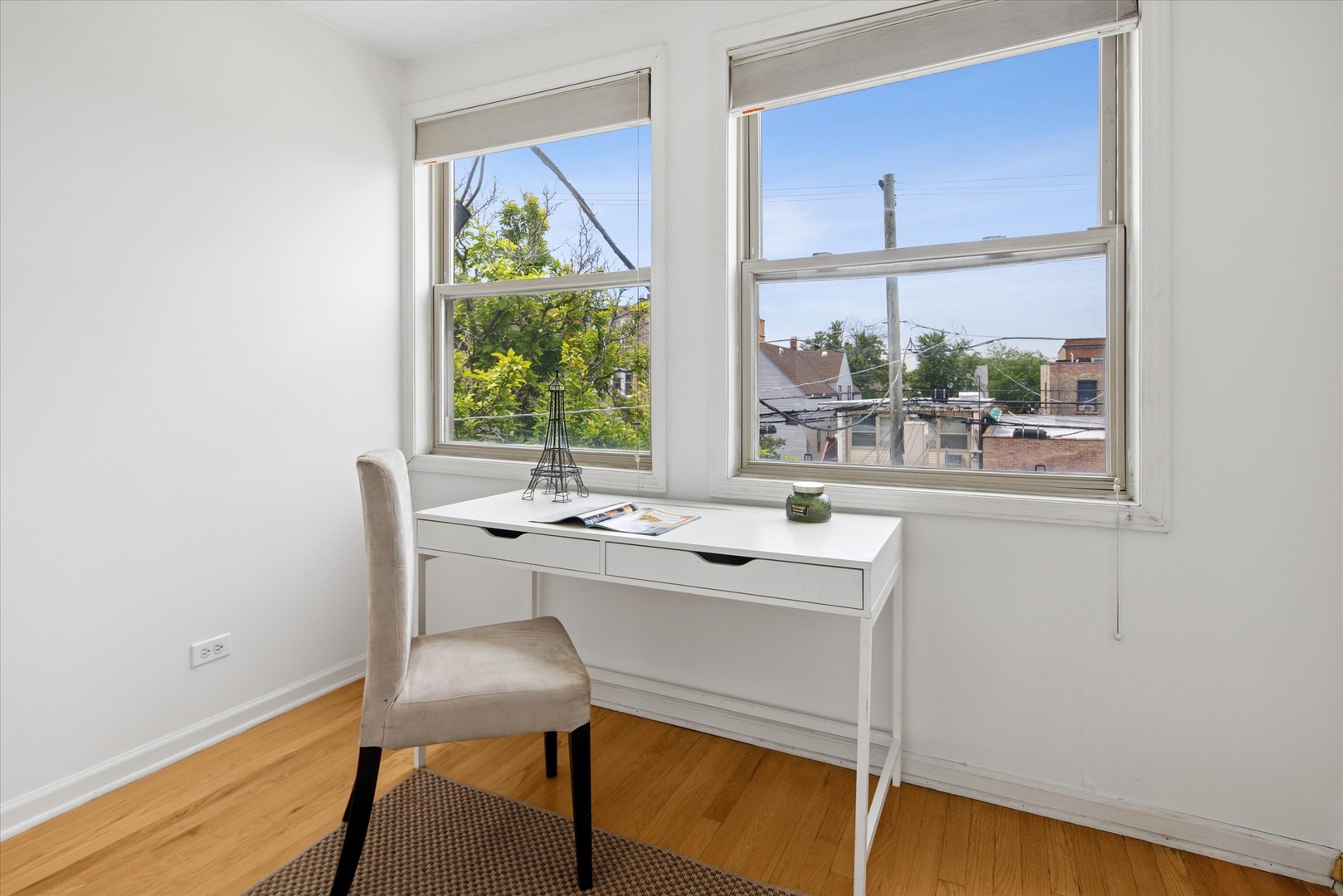 4350 N Albany Avenue Unit: 2S