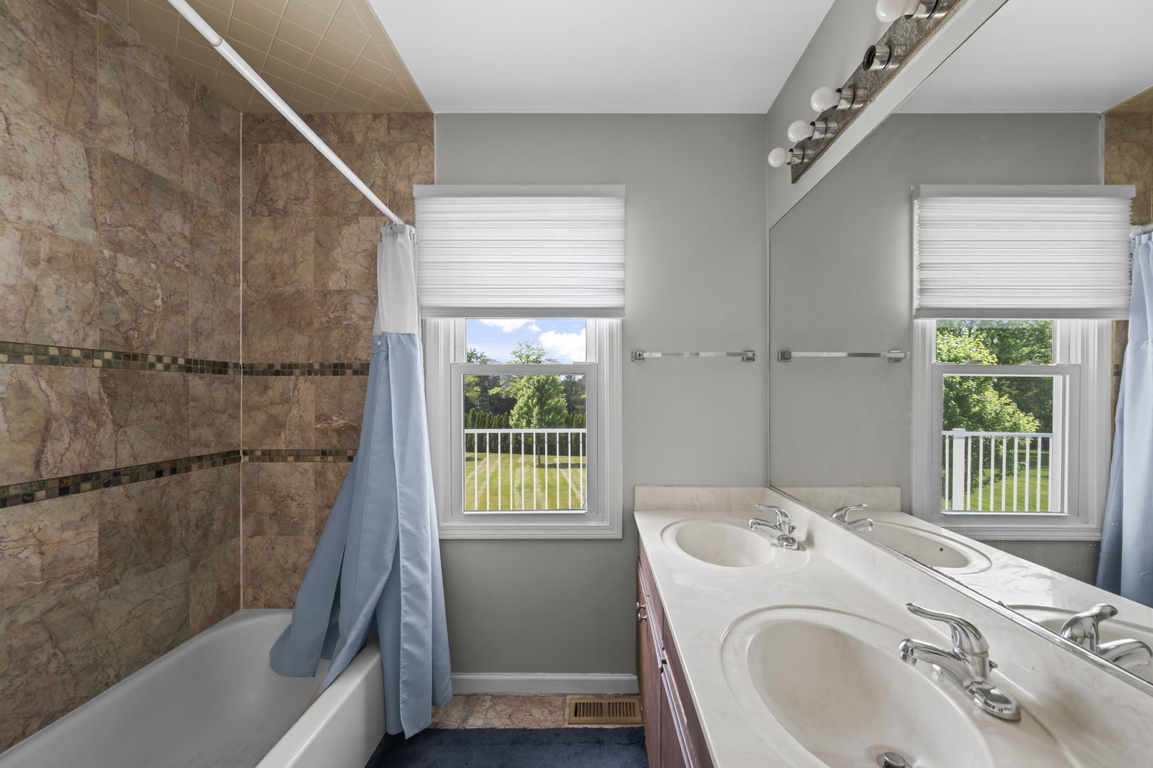 2955 Whispering Oaks Drive