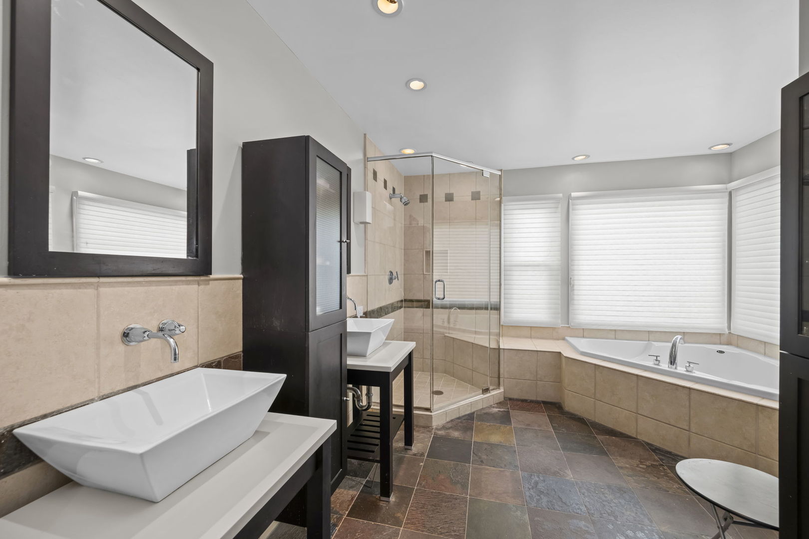 2955 Whispering Oaks Drive