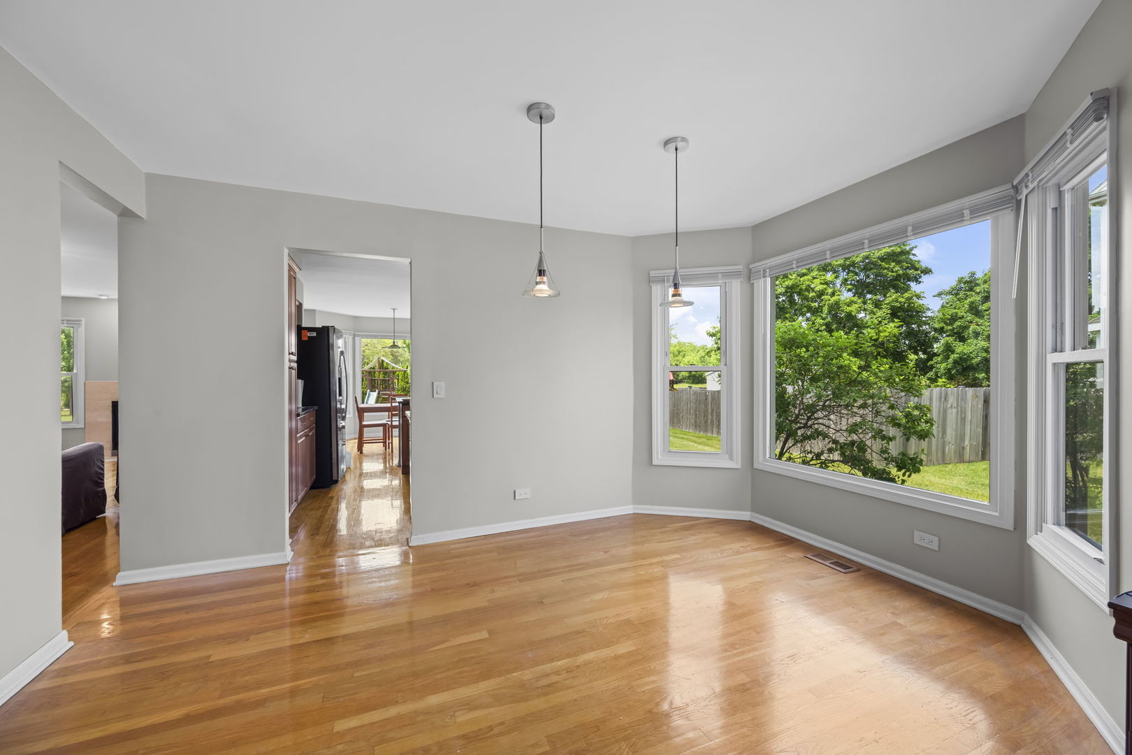 2955 Whispering Oaks Drive