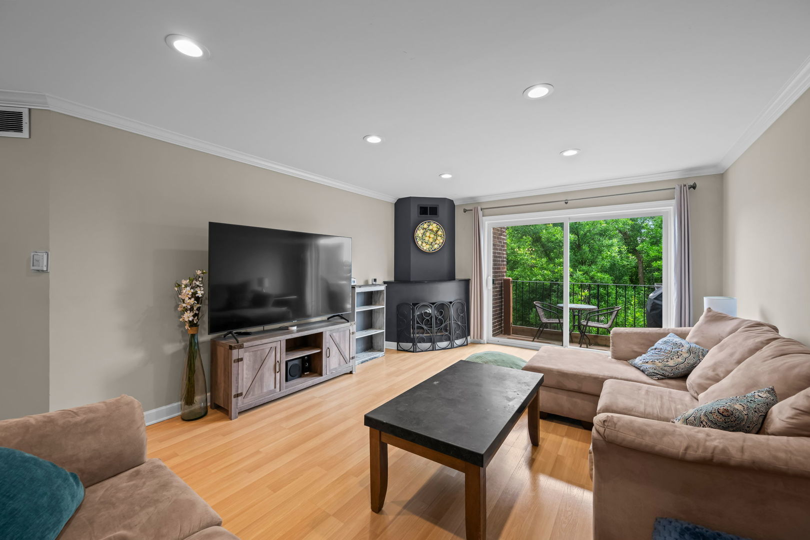 1575 Sandpebble Drive Unit: 337
