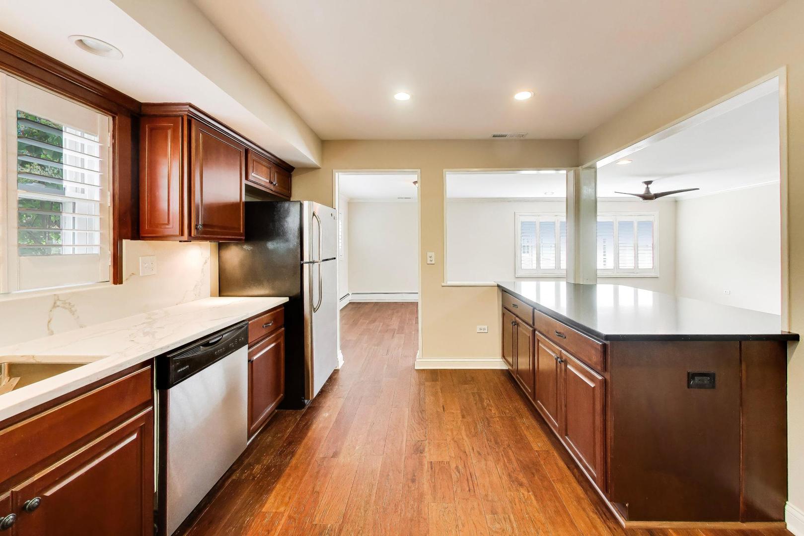 1530 E Northwest Highway Unit: 2A