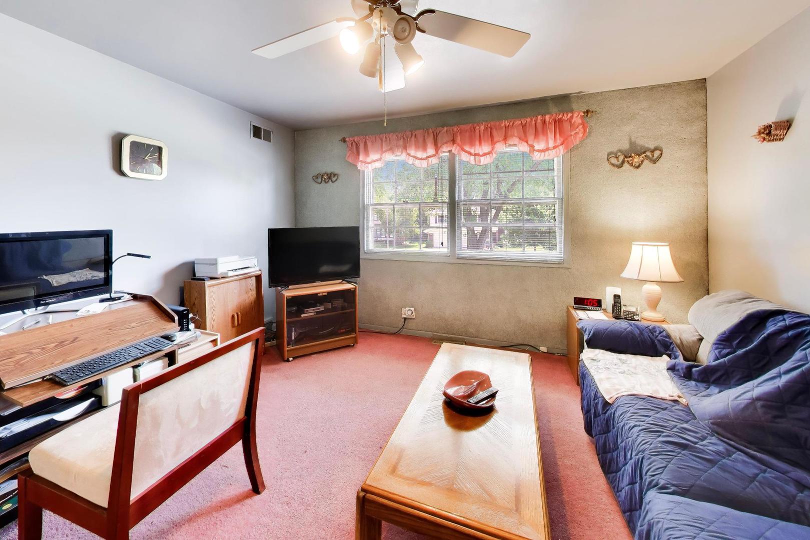 1014 E Crabtree Drive