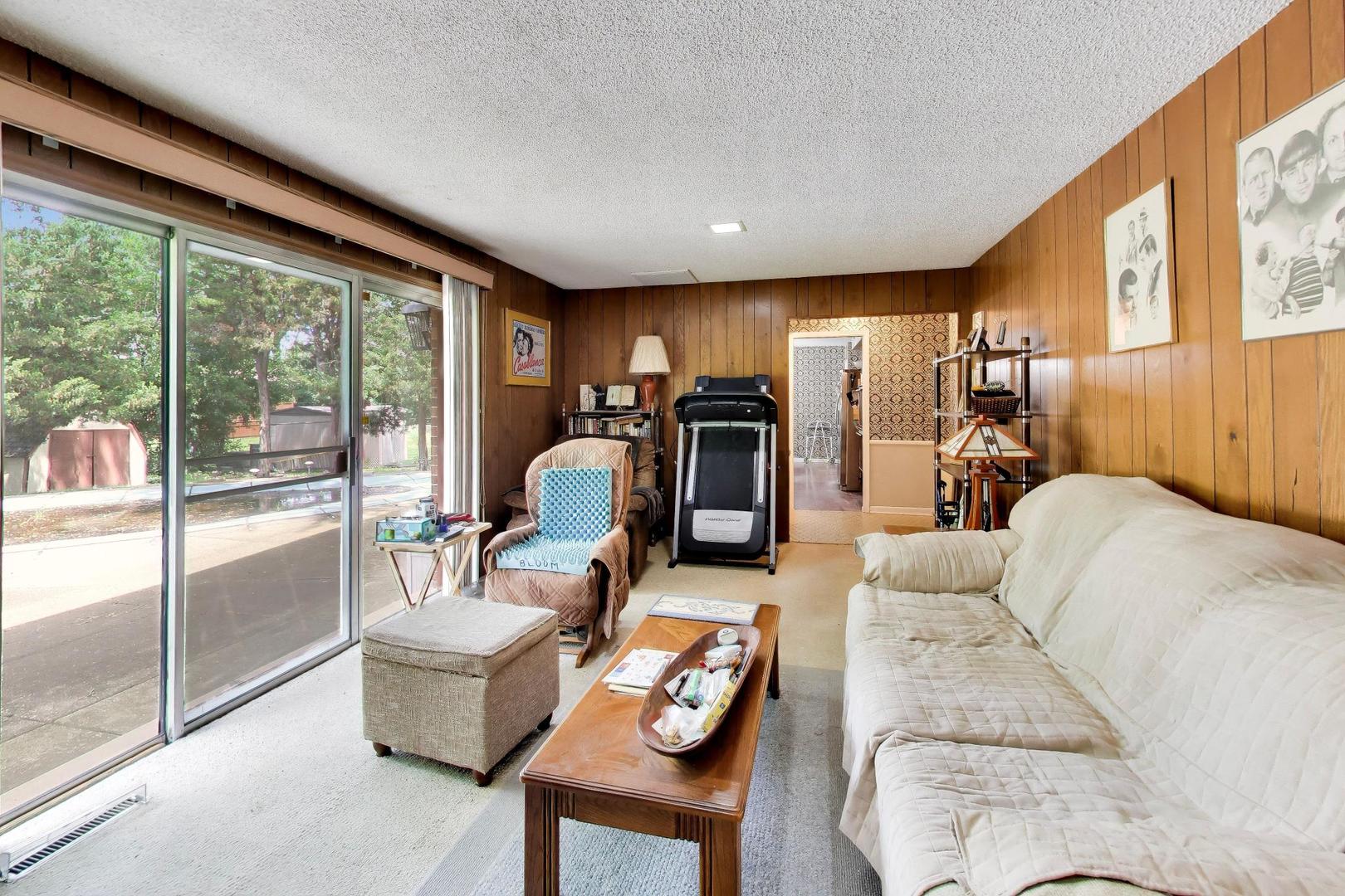 1014 E Crabtree Drive