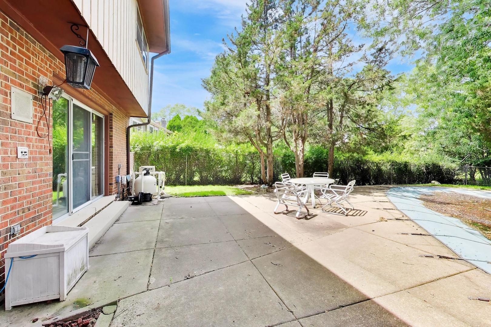 1014 E Crabtree Drive