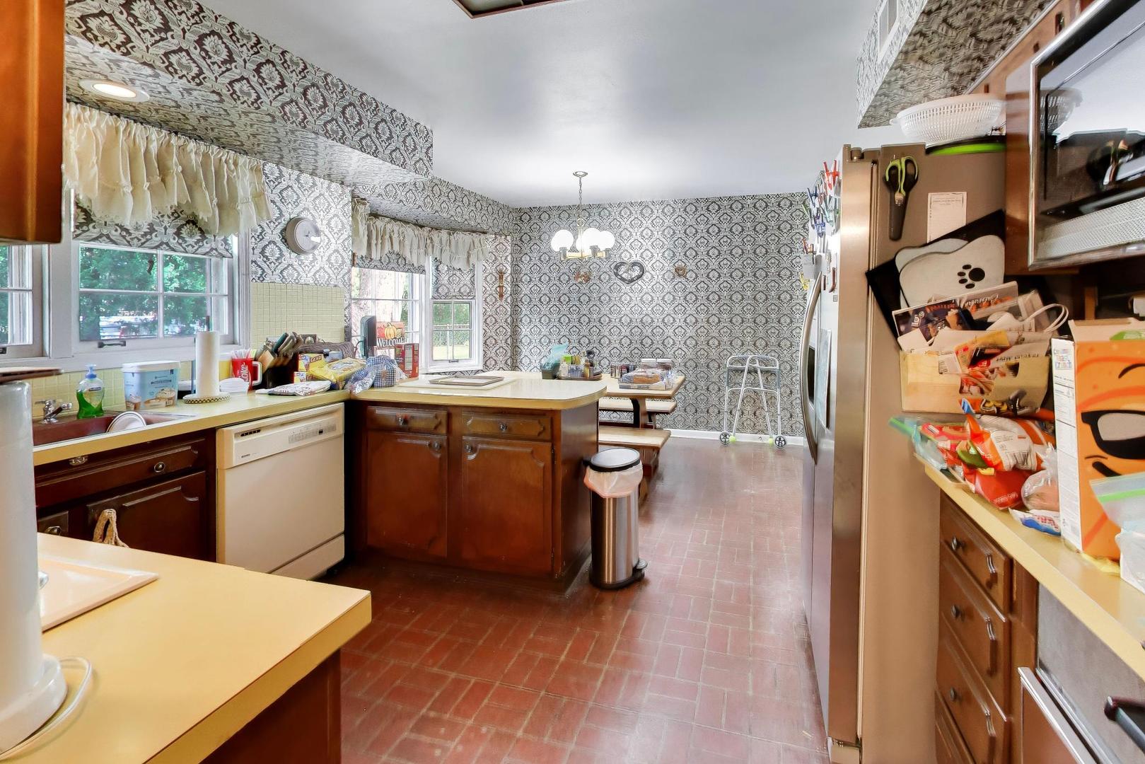 1014 E Crabtree Drive