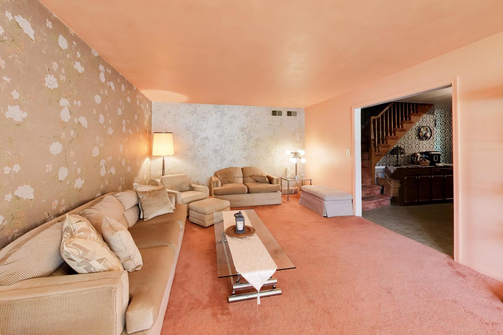 1014 E Crabtree Drive