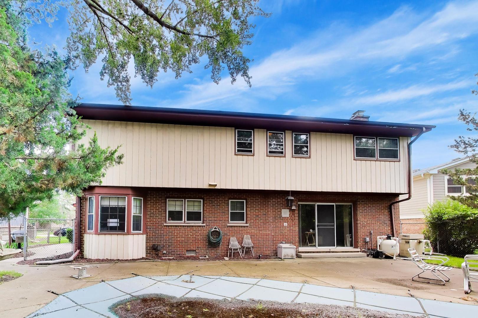 1014 E Crabtree Drive