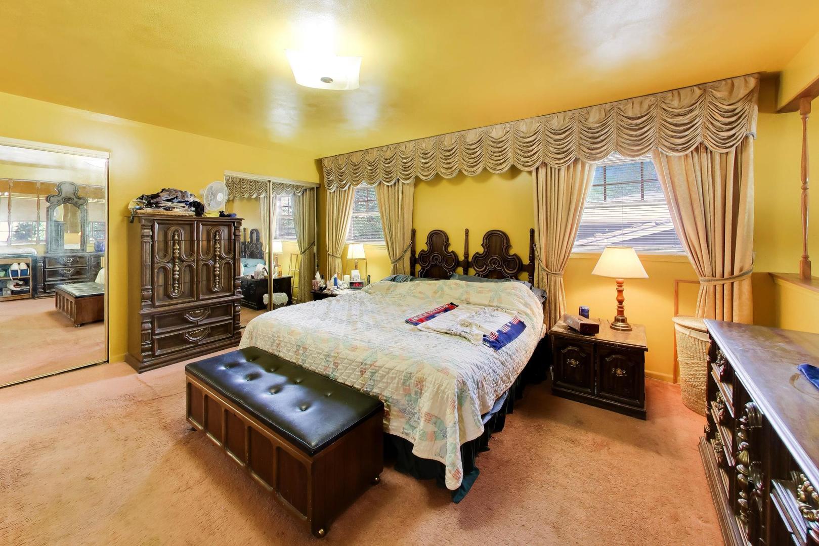 1014 E Crabtree Drive