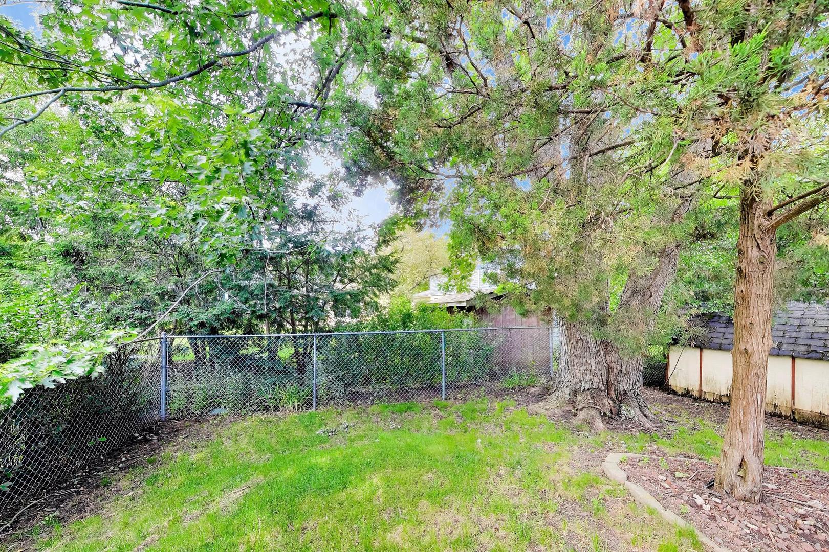 1014 E Crabtree Drive