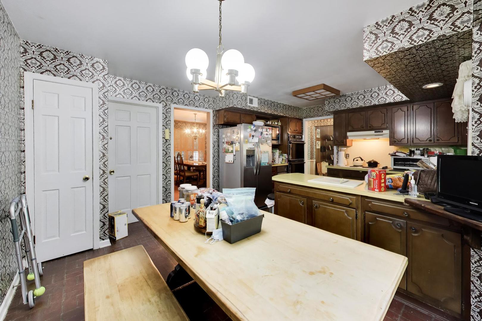 1014 E Crabtree Drive