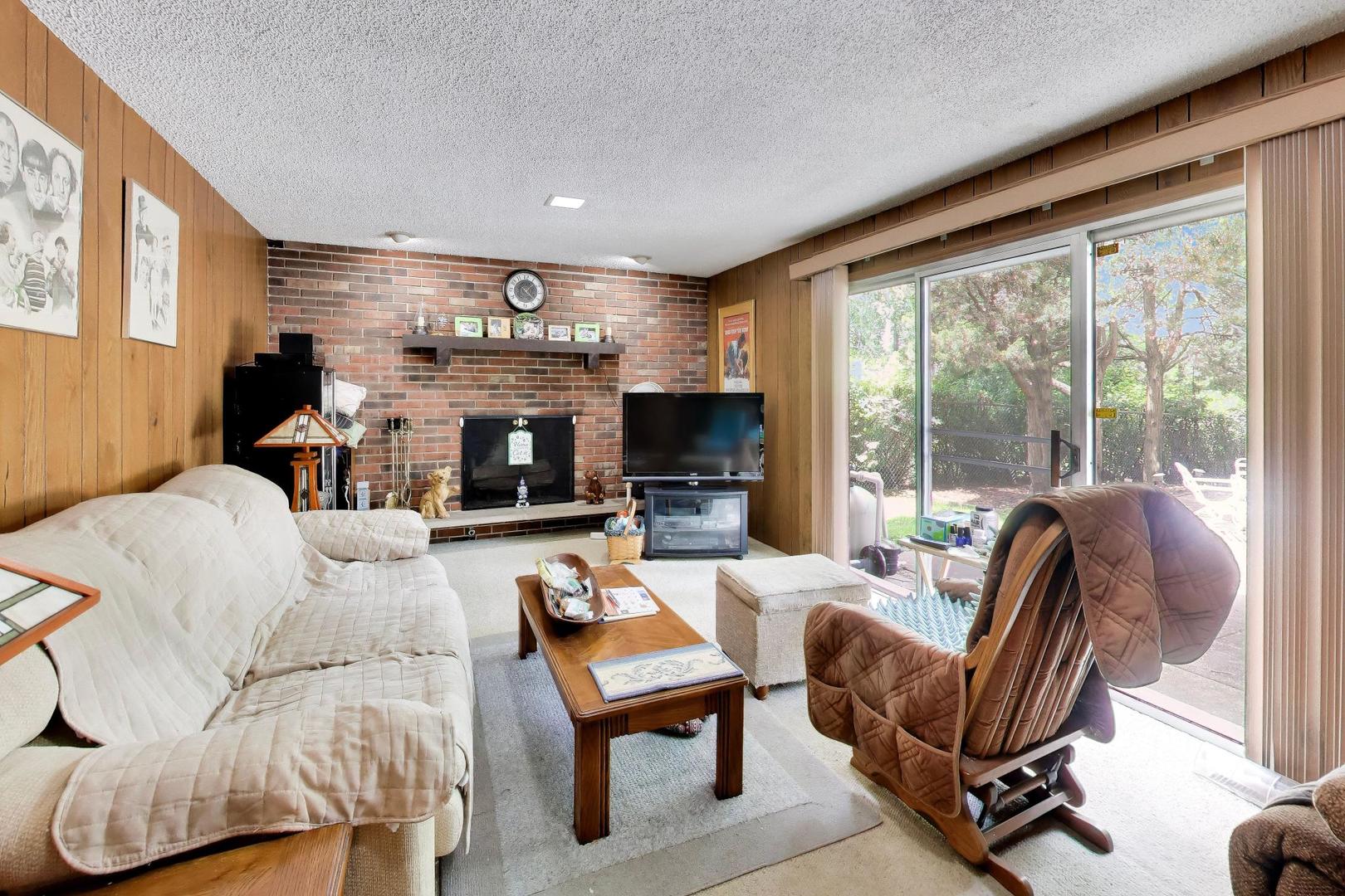 1014 E Crabtree Drive