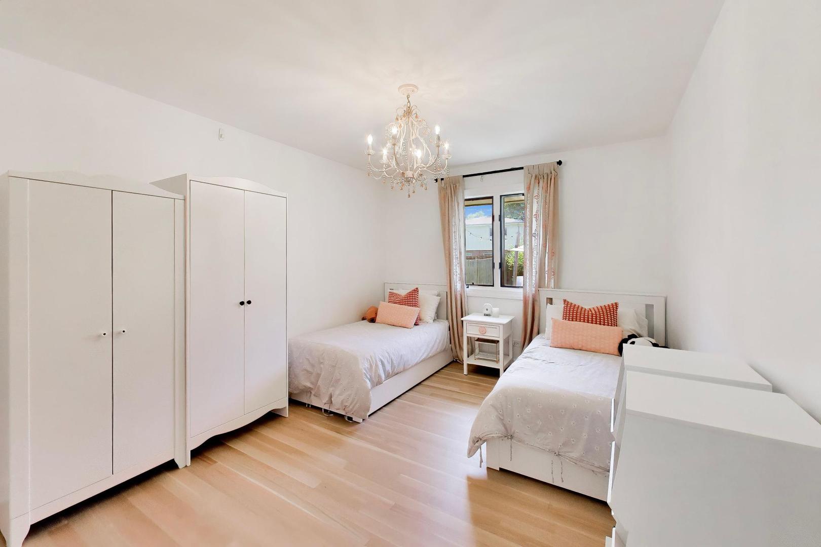 1002 S Haddow Avenue
