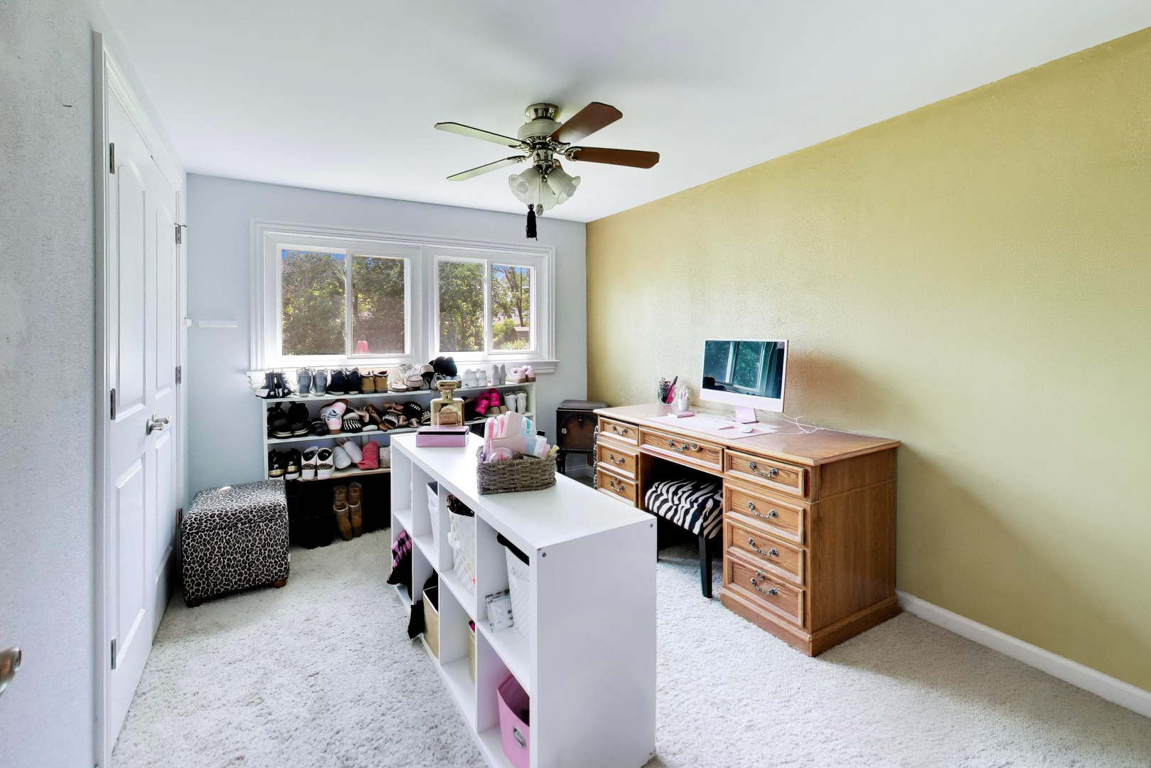 1113 W Weathersfield Way