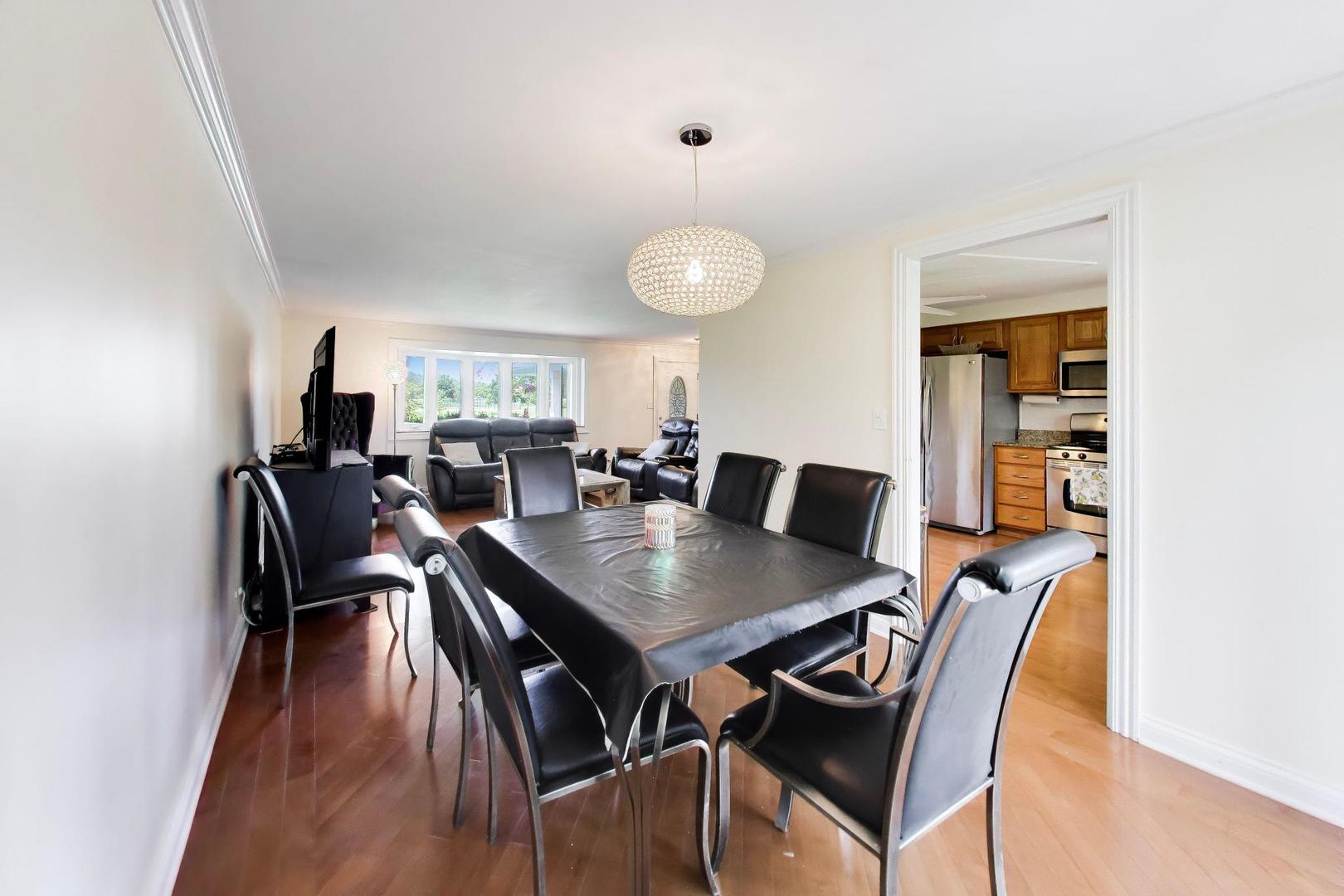 1113 W Weathersfield Way