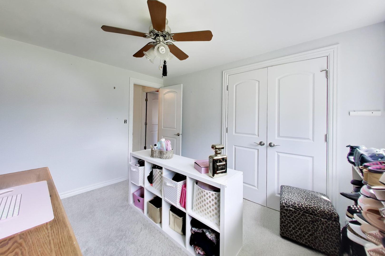 1113 W Weathersfield Way