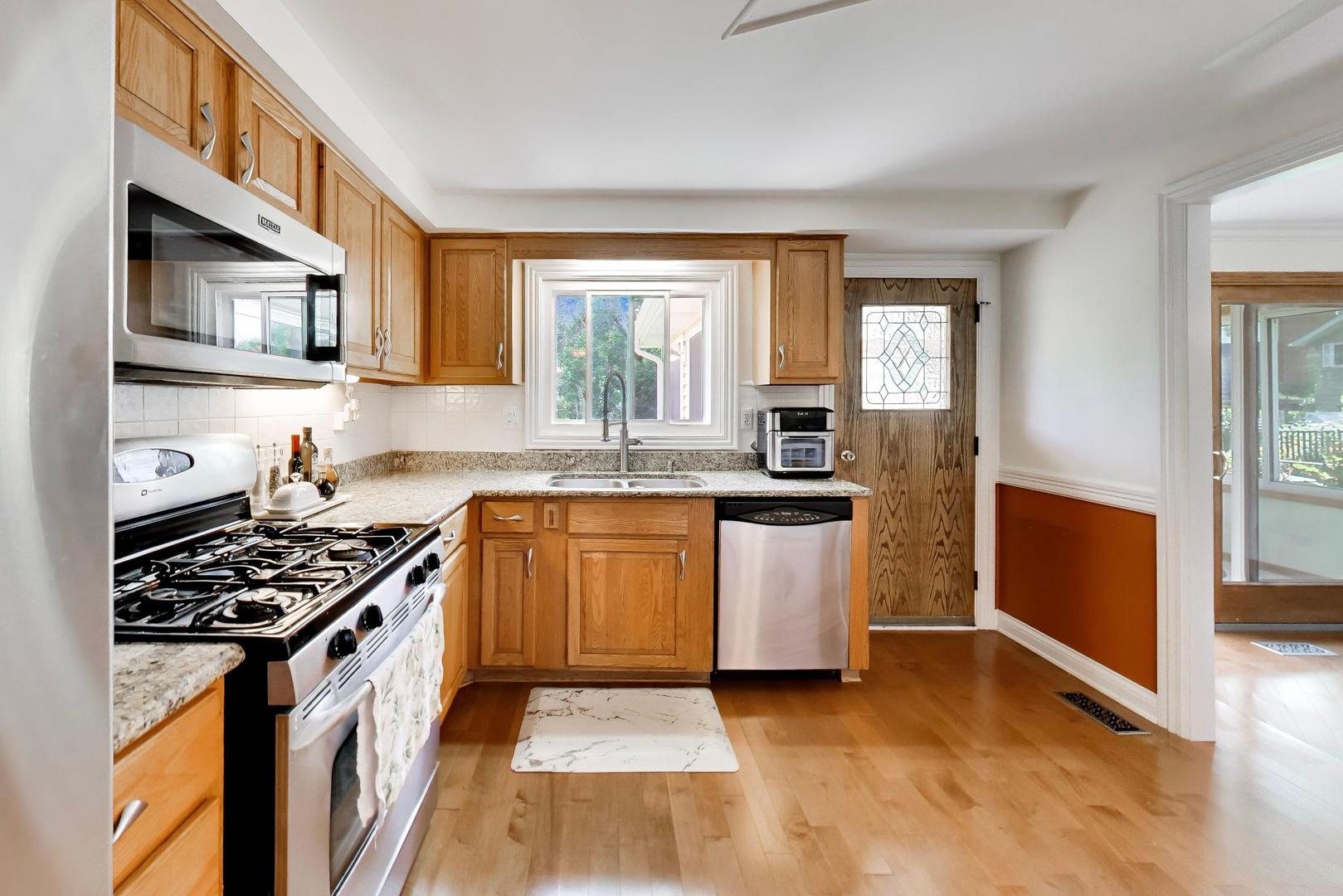 1113 W Weathersfield Way