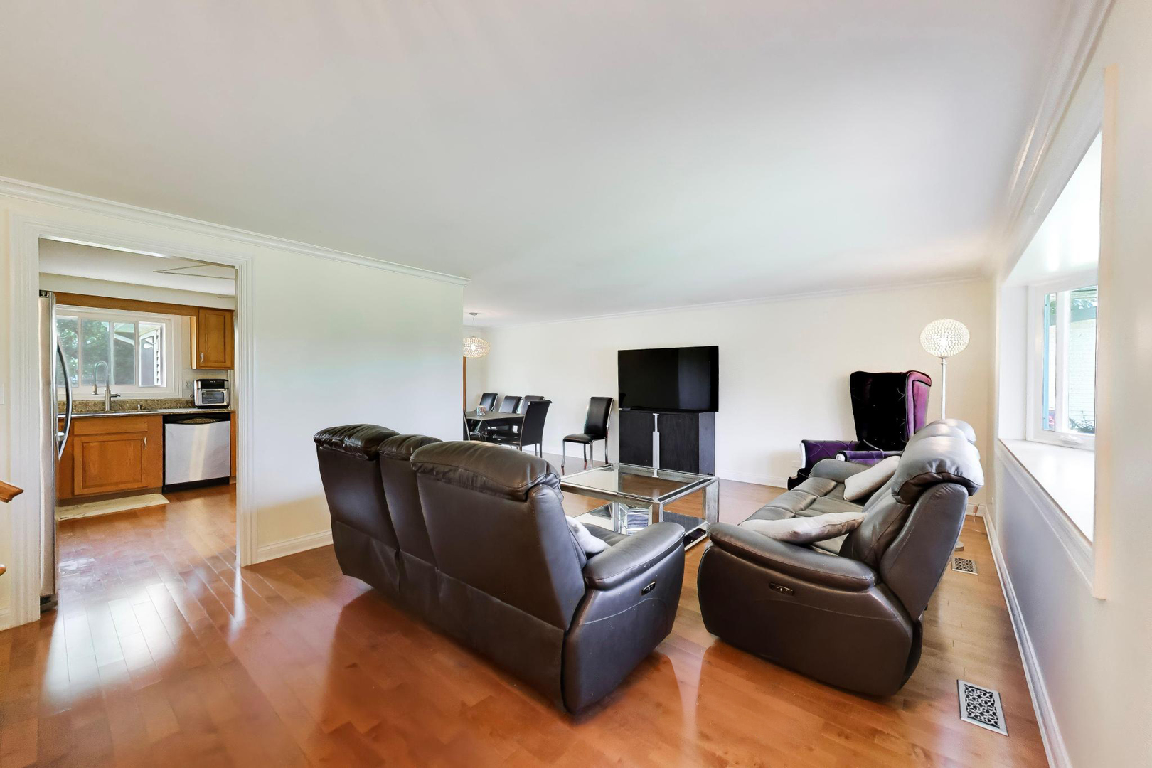 1113 W Weathersfield Way
