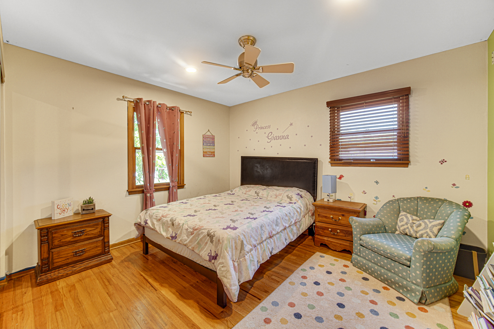 1449 E Joan Drive