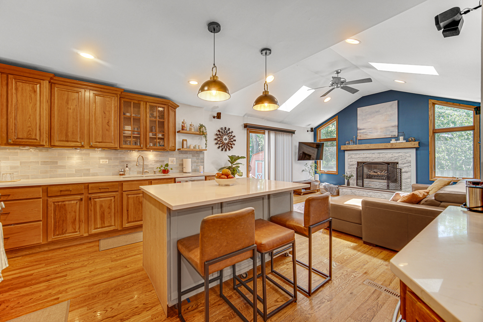1449 E Joan Drive