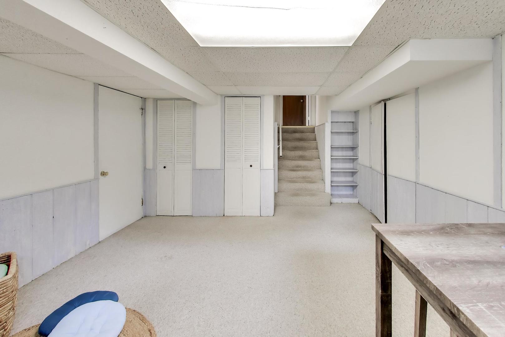 2620 N Phelps Avenue