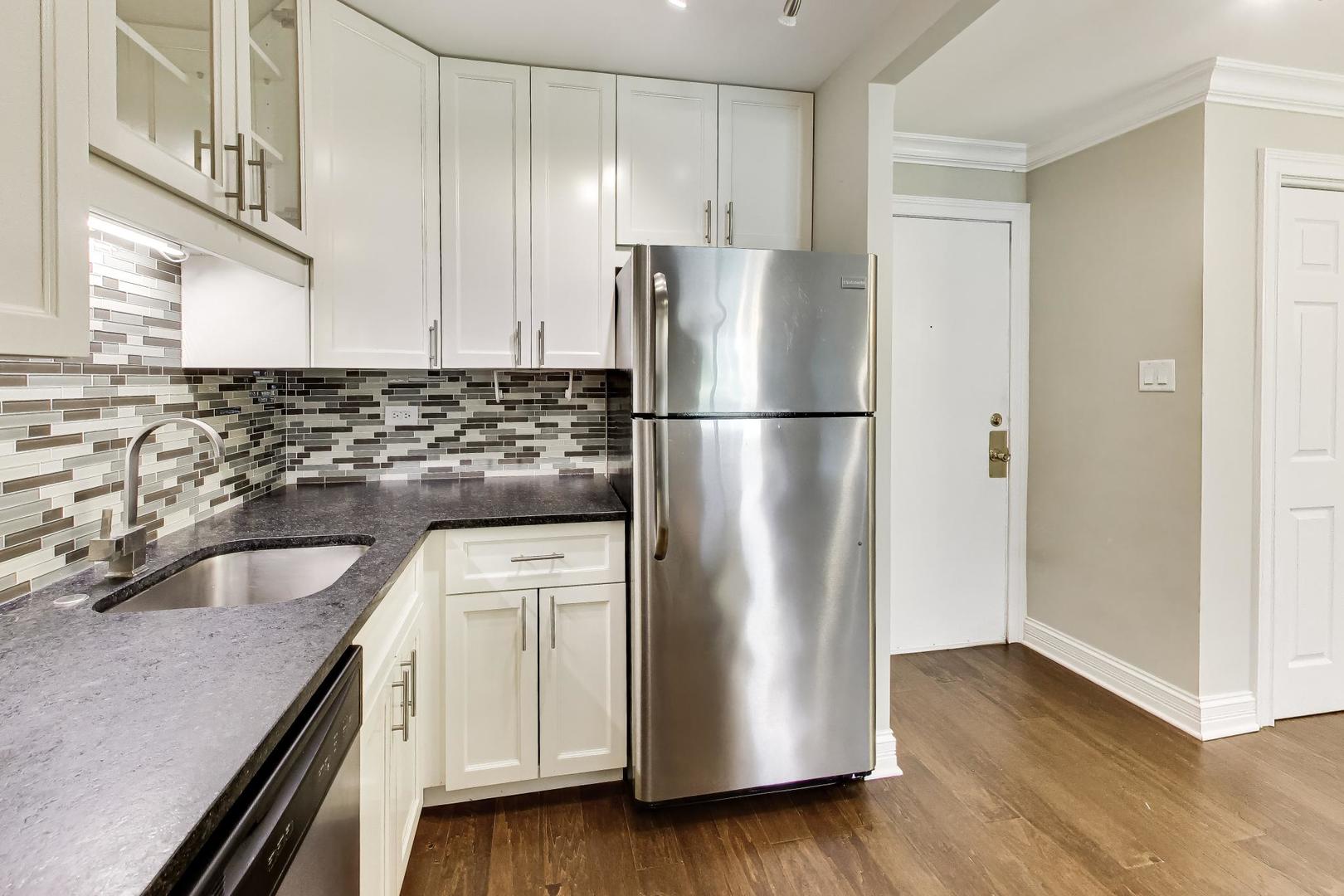 919 N Boxwood Drive Unit: 108