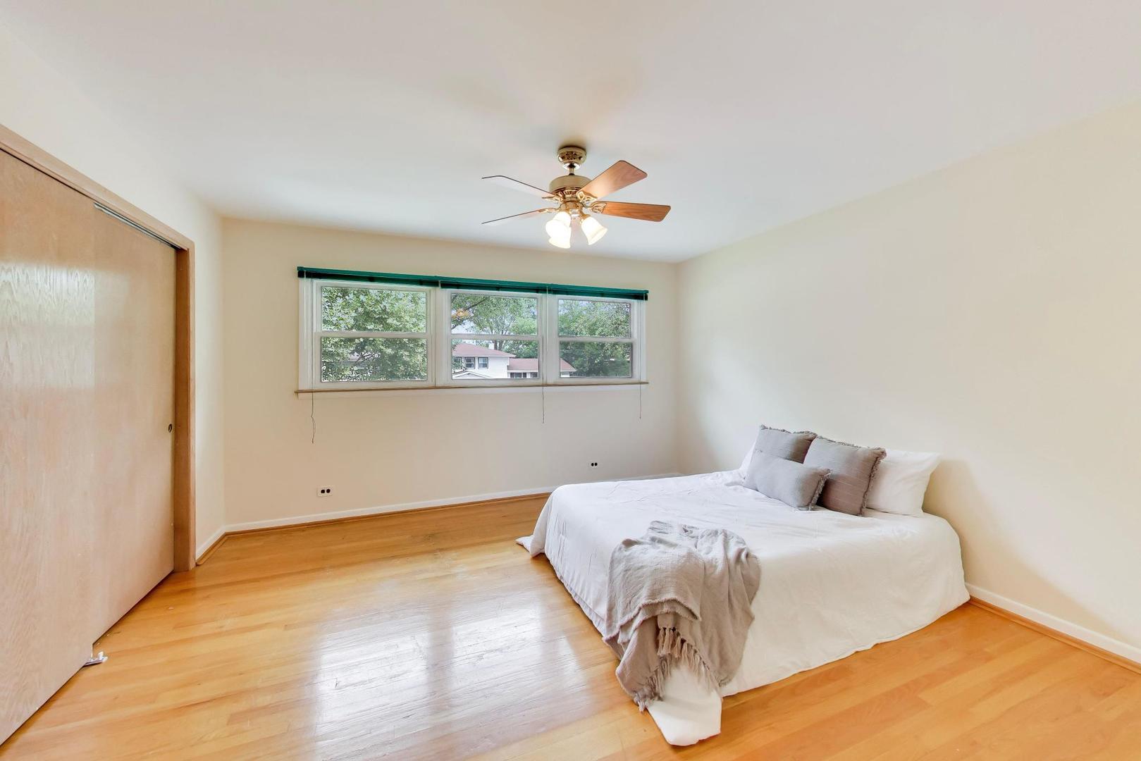 803 E Valley Lane