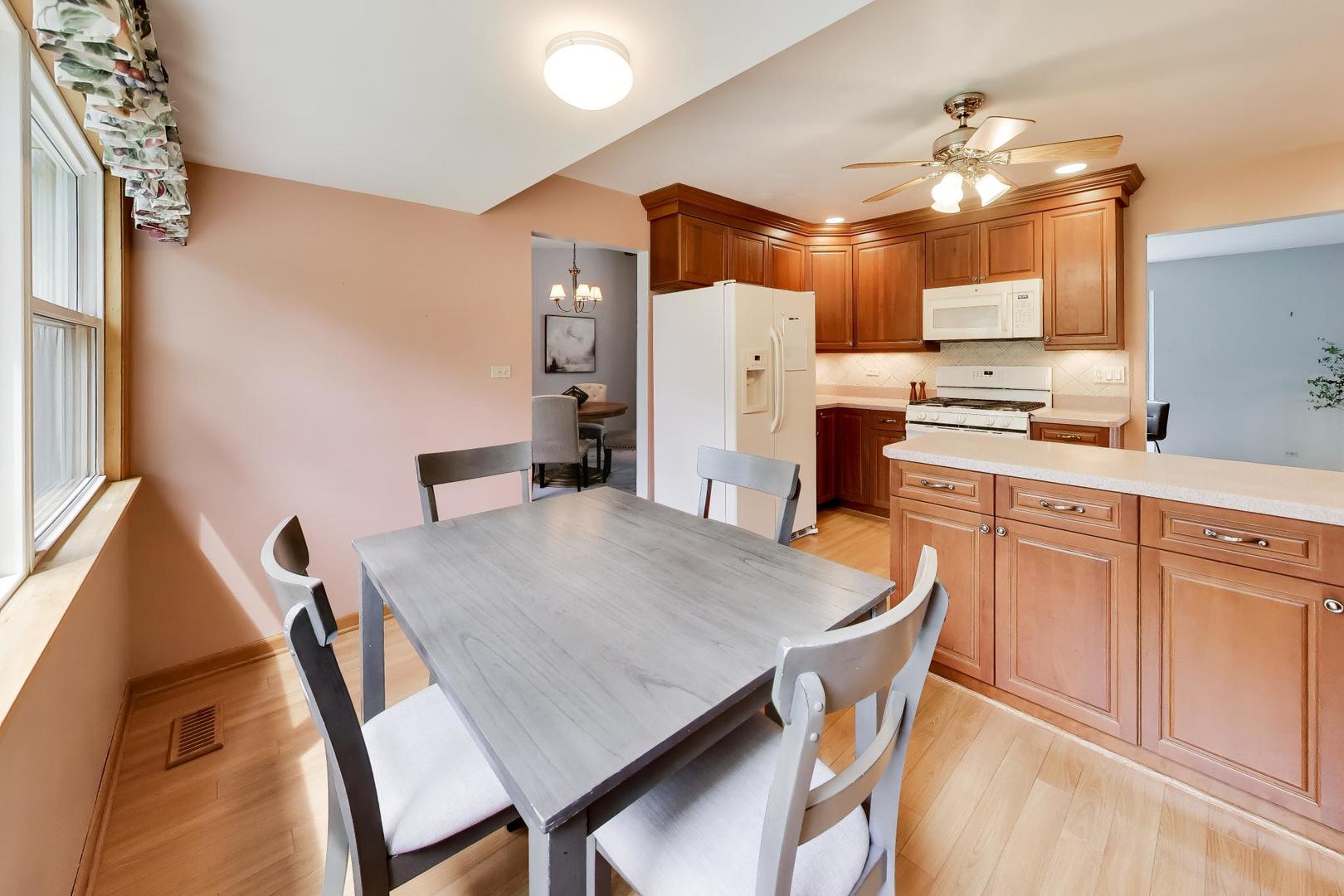 803 E Valley Lane
