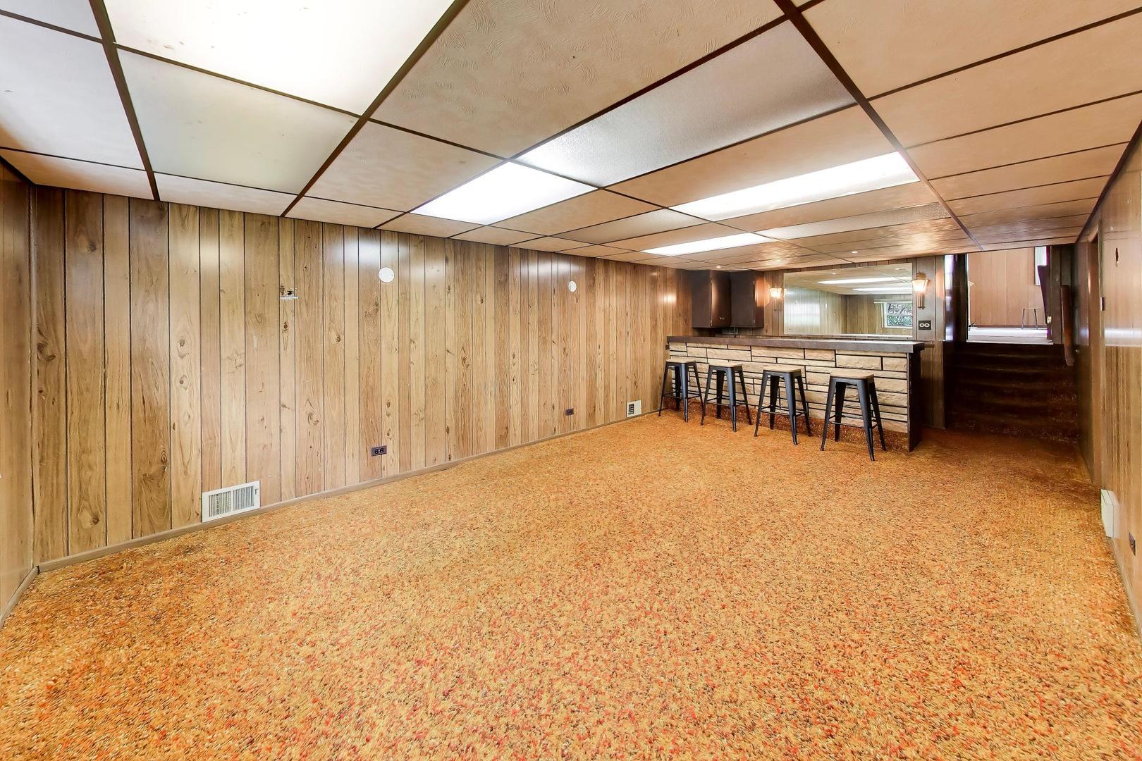 803 E Valley Lane
