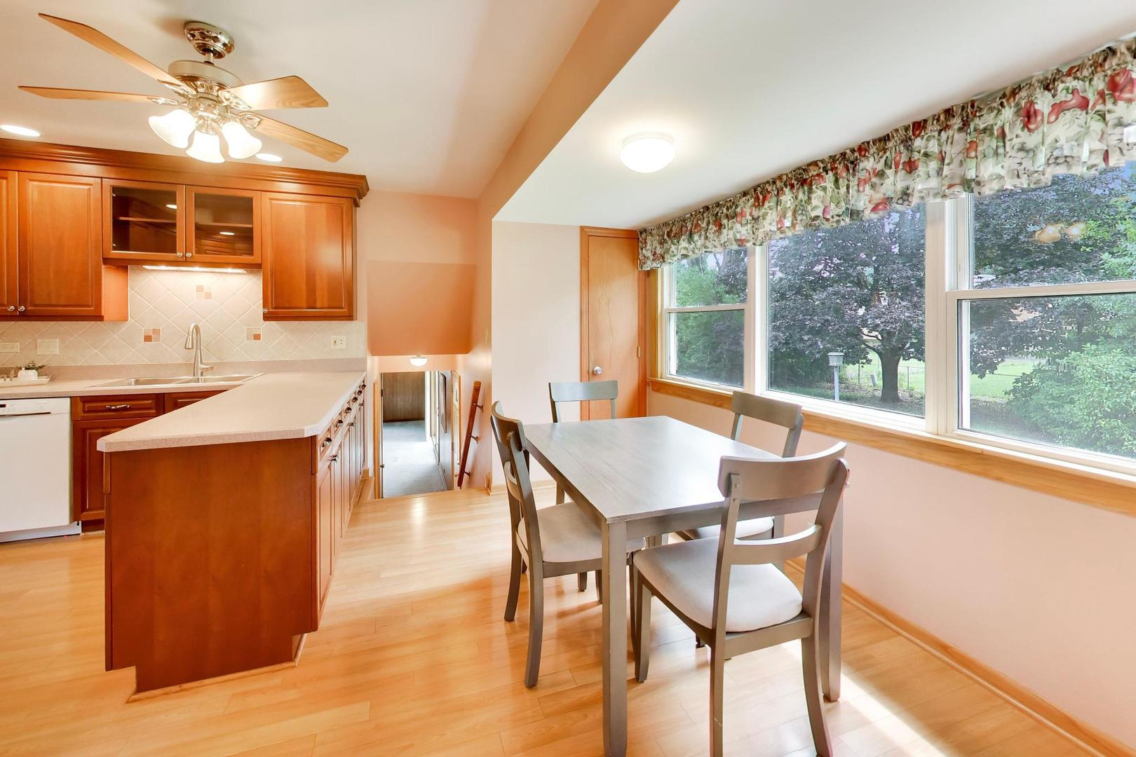 803 E Valley Lane