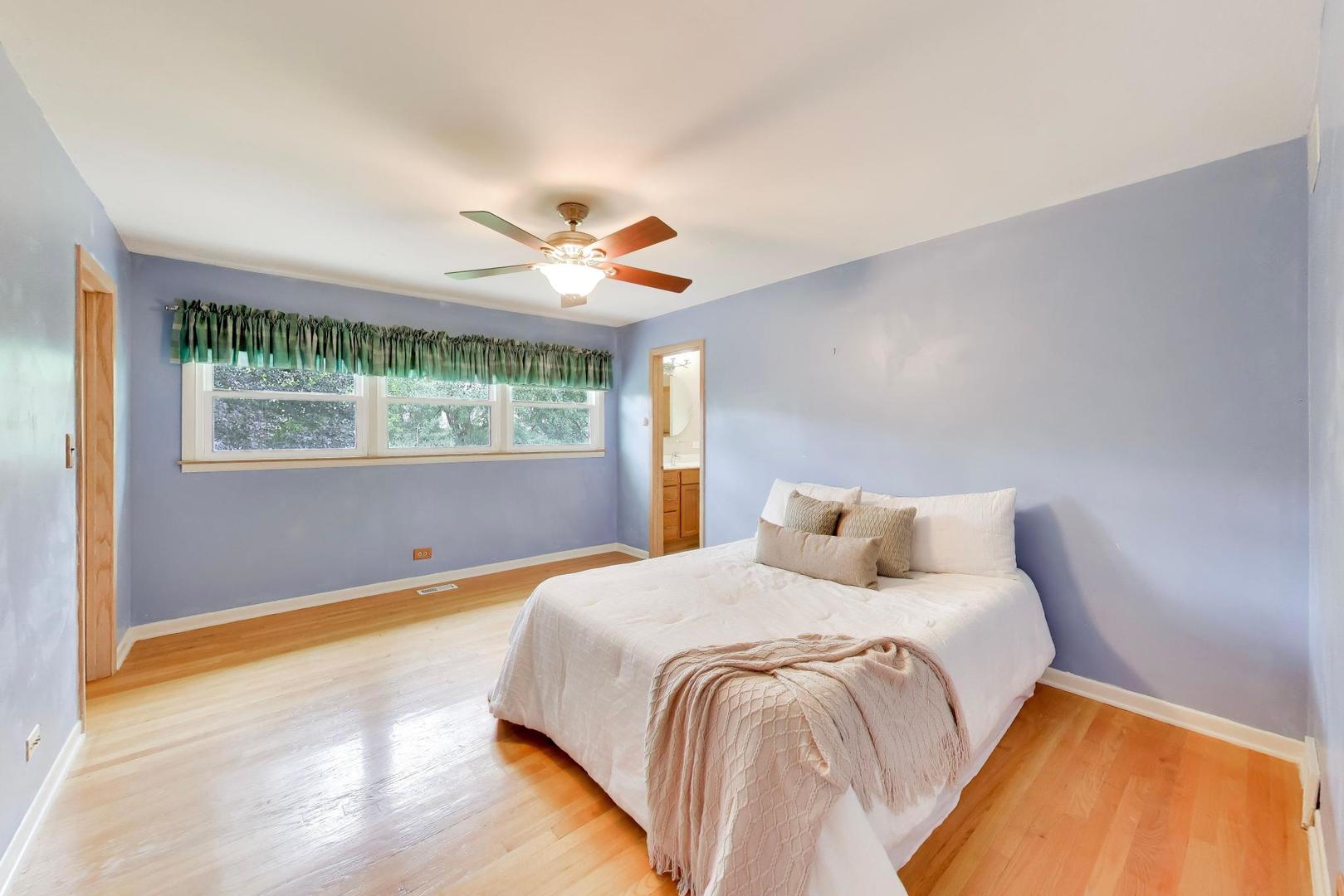 803 E Valley Lane