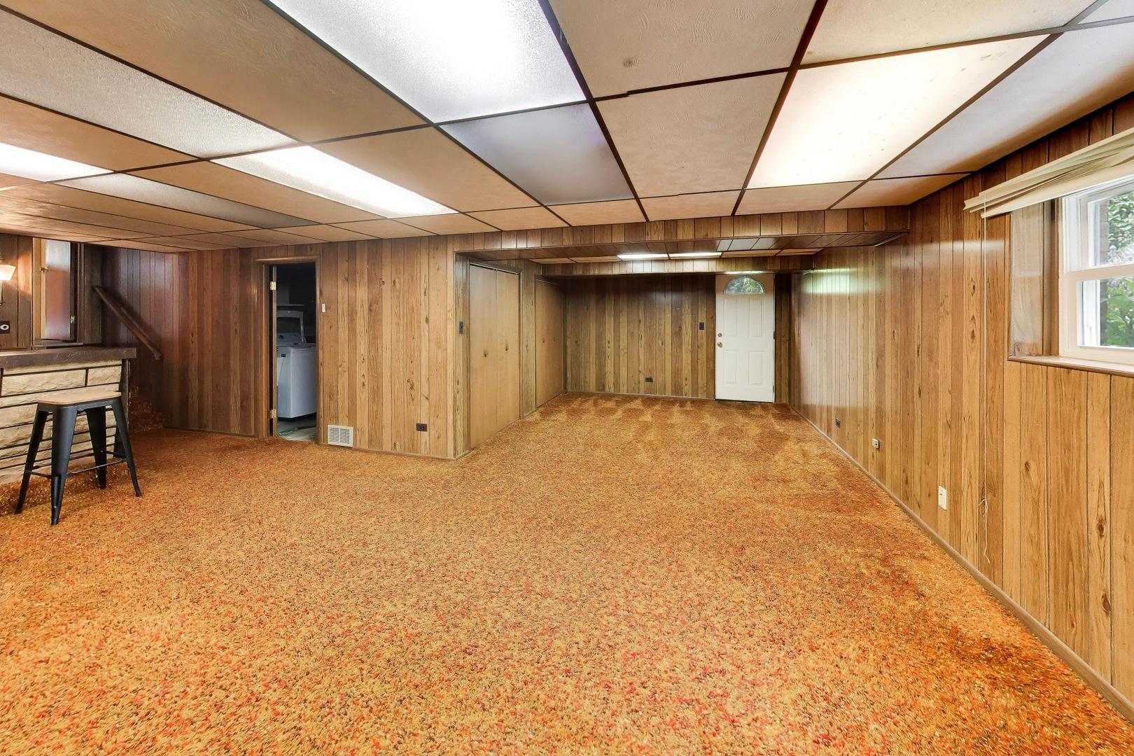 803 E Valley Lane