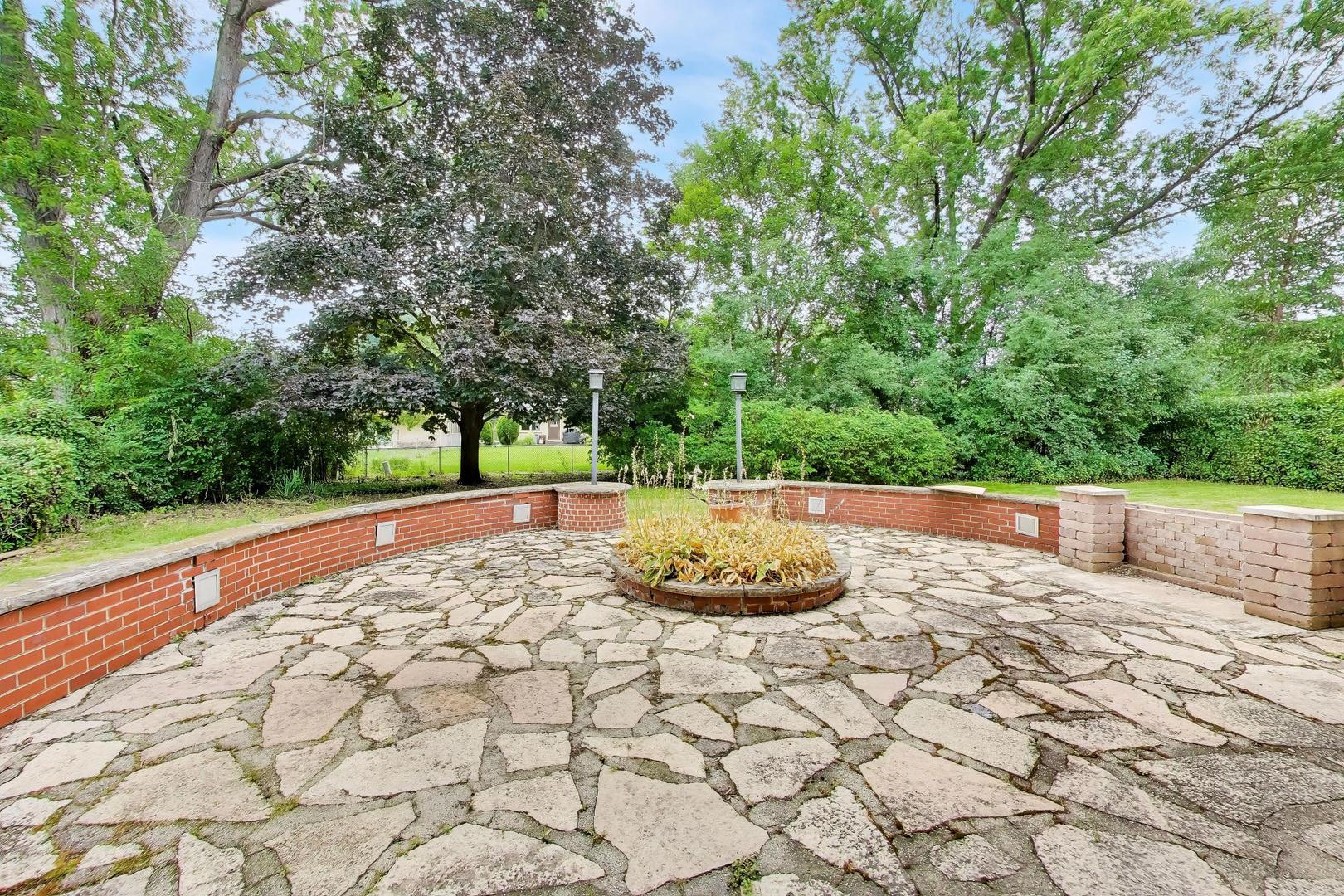 803 E Valley Lane