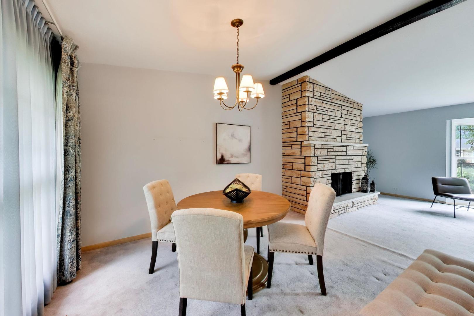 803 E Valley Lane