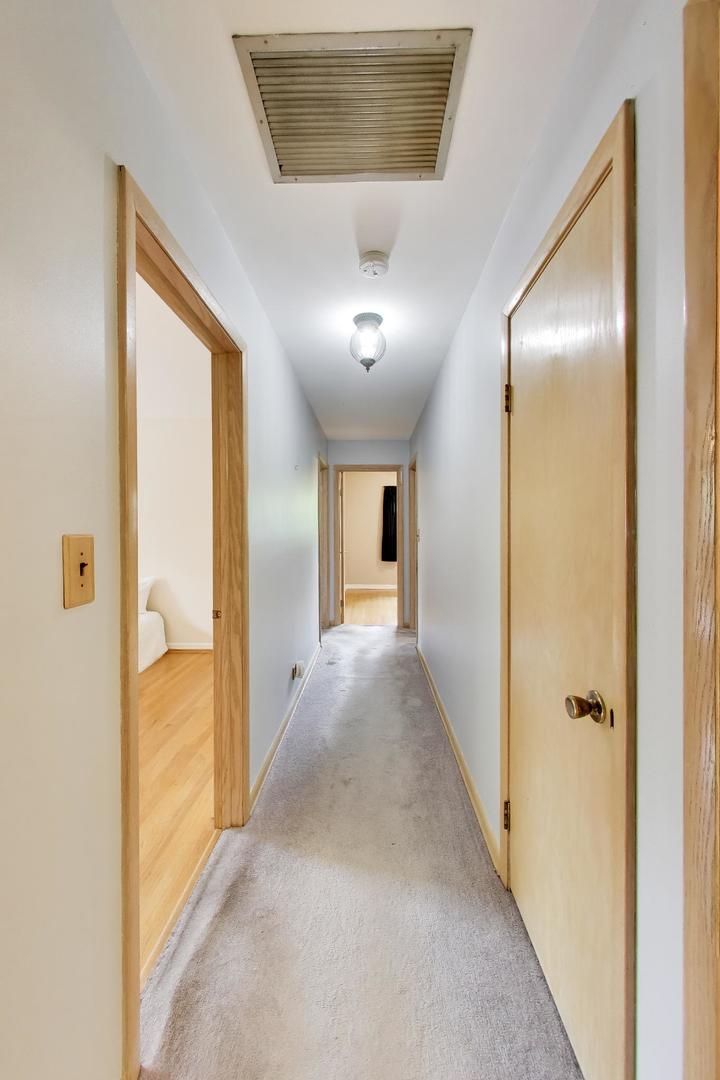 803 E Valley Lane