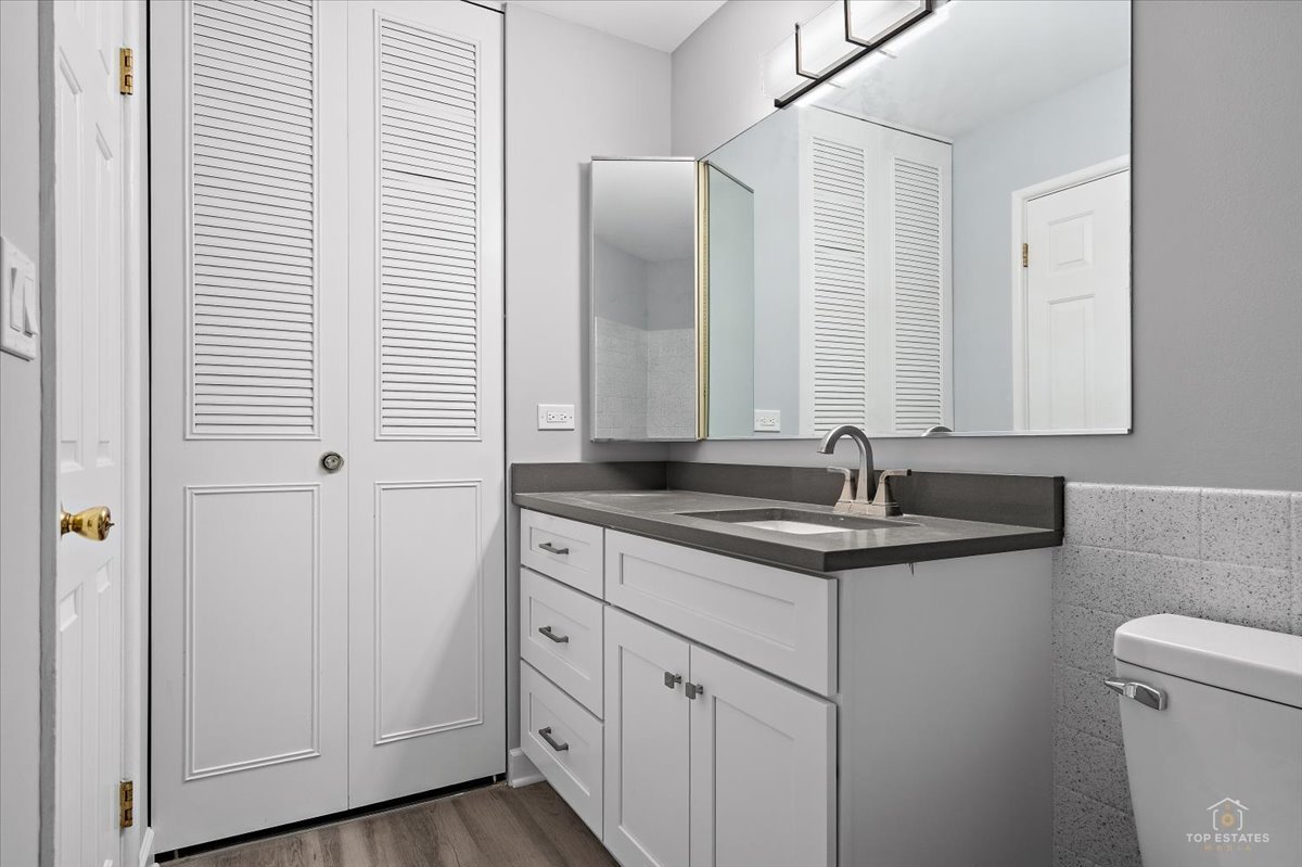 1206 S New Wilke Road Unit: 306