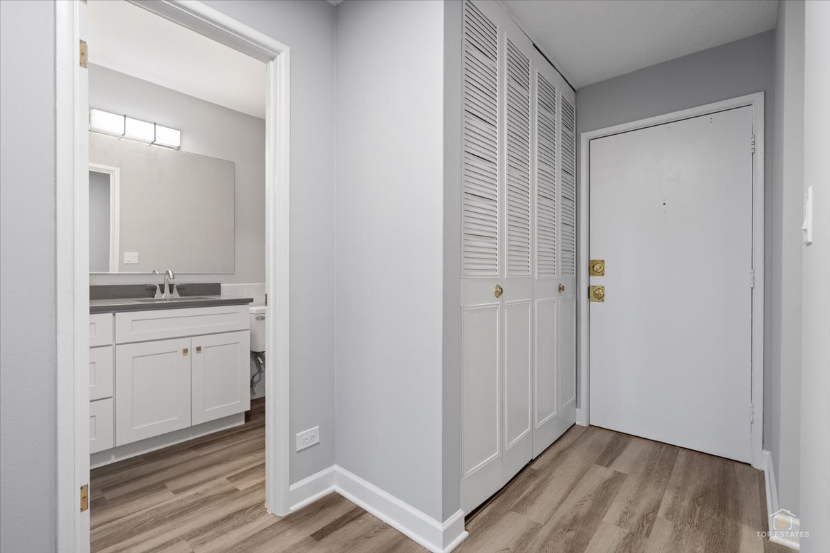1206 S New Wilke Road Unit: 306